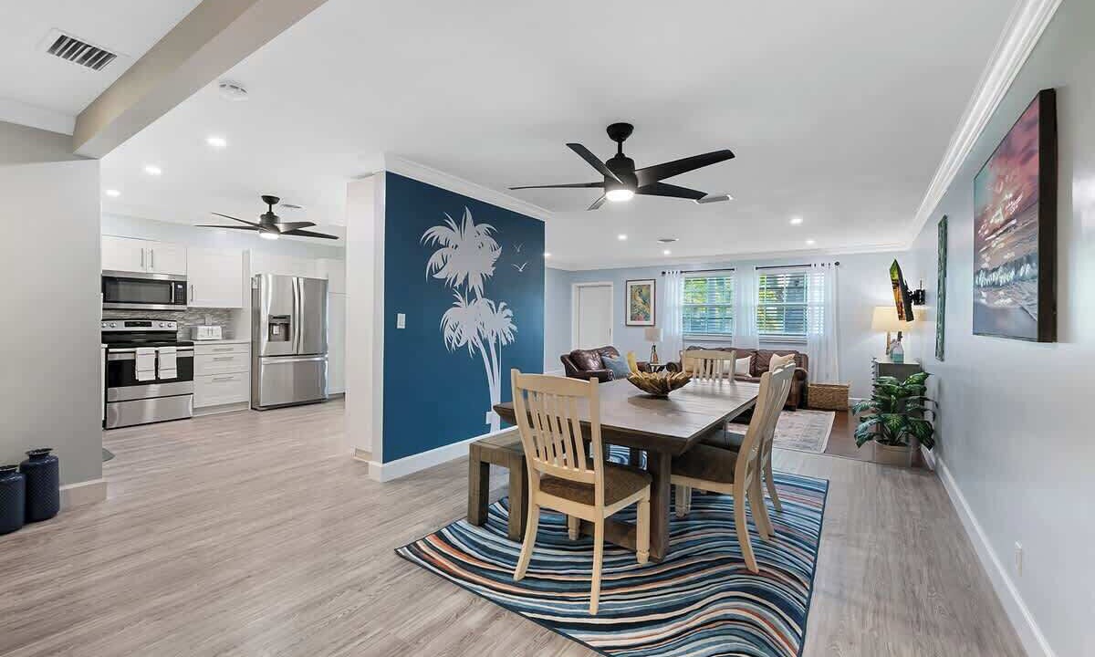 Photo of Bedroom in Dania Beach