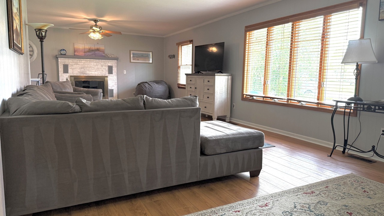 Photo of Livingroom in Red Mill Pond