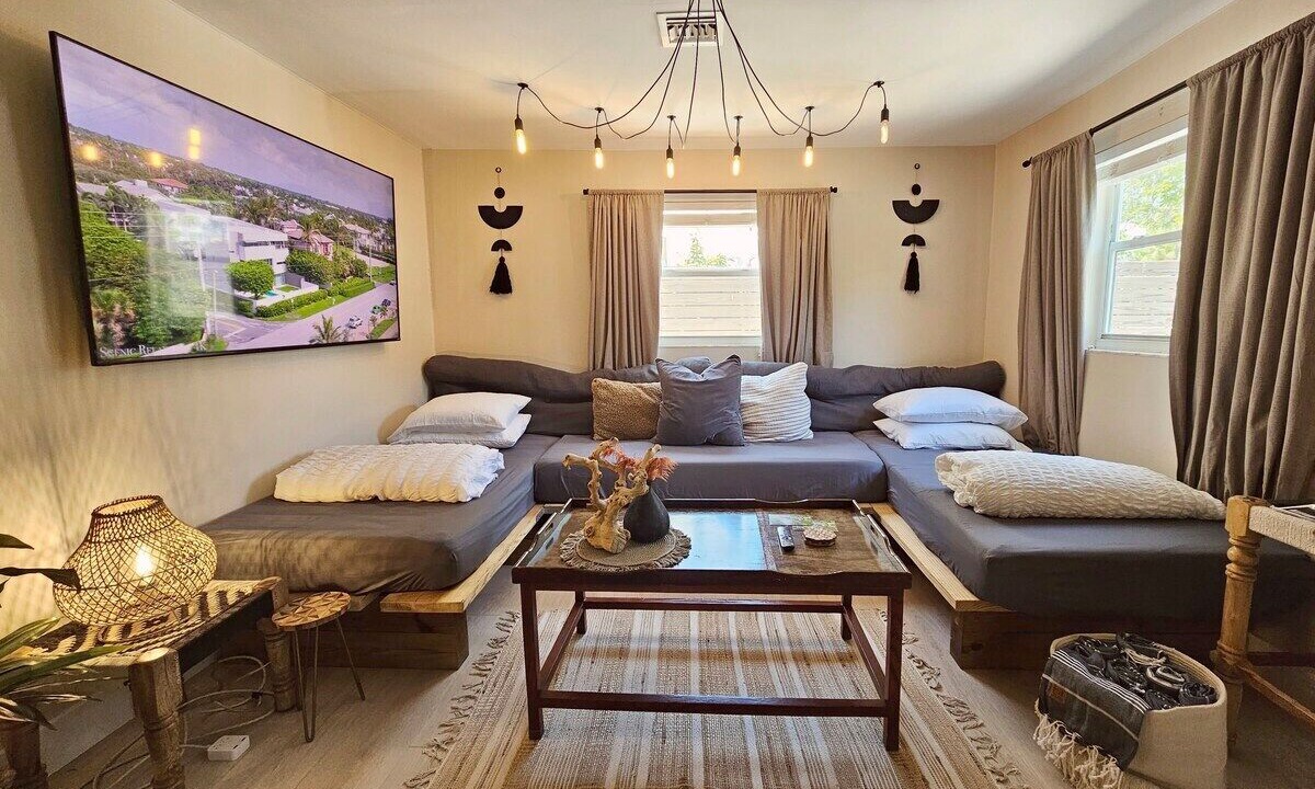 Photo of Livingroom in River Oaks