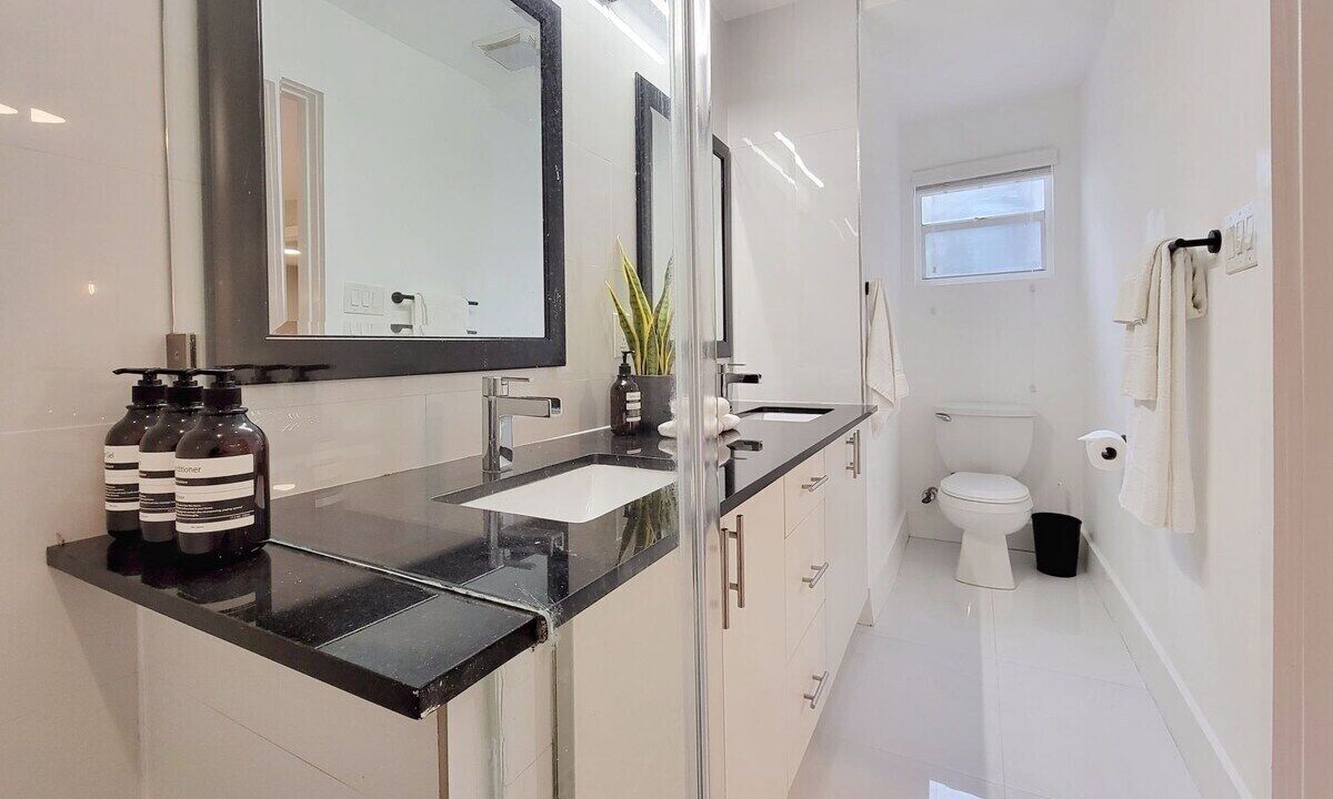 Photo of Bathroom in River Oaks