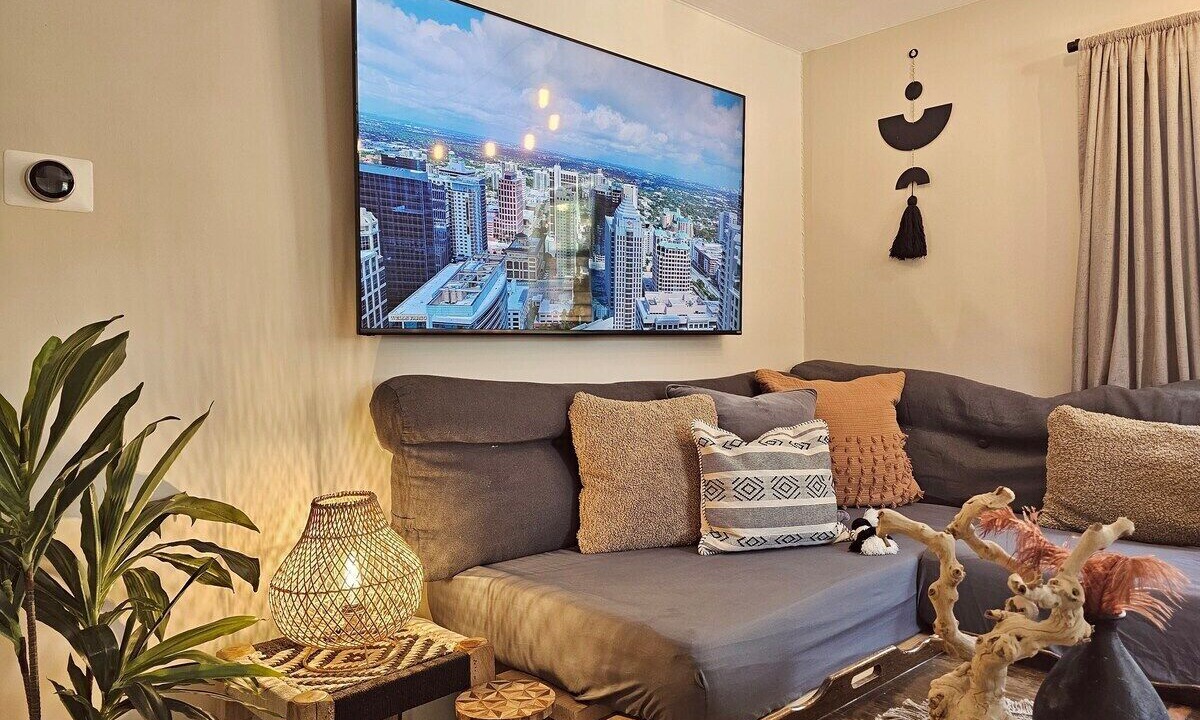 Photo of Livingroom in River Oaks