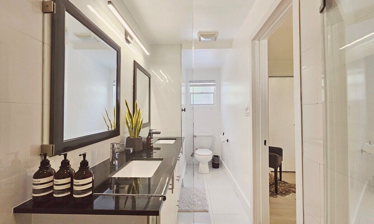 Photo of Bathroom in River Oaks