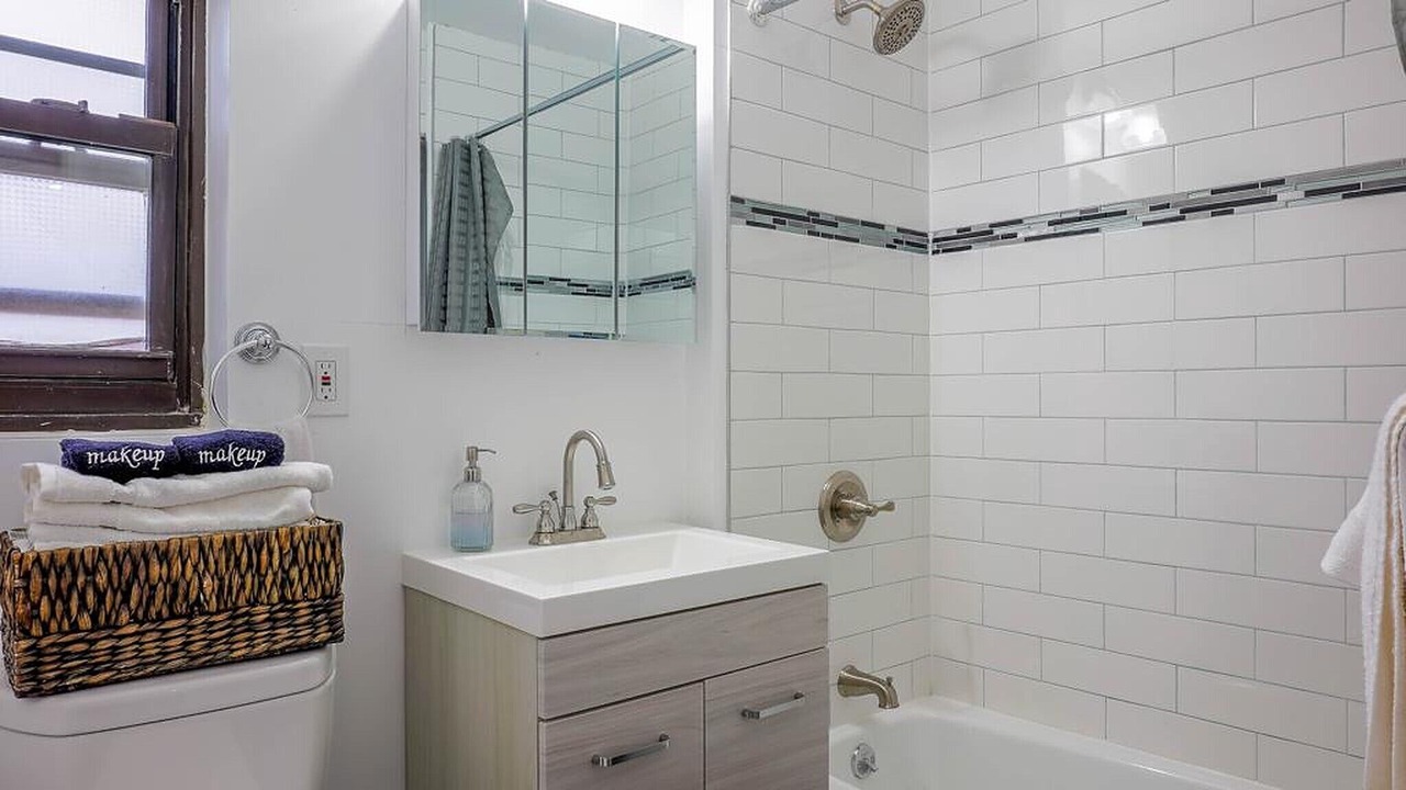 Photo of Bathroom in Teterboro