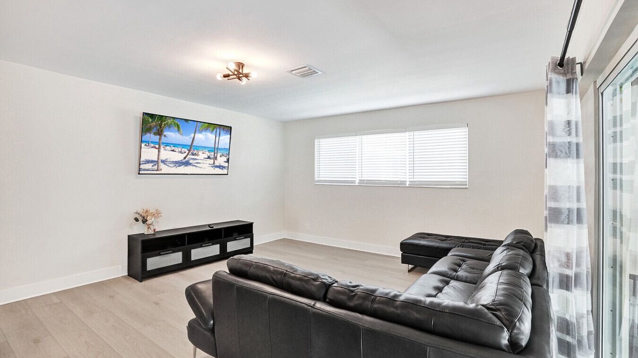 Photo of Livingroom in South Lake