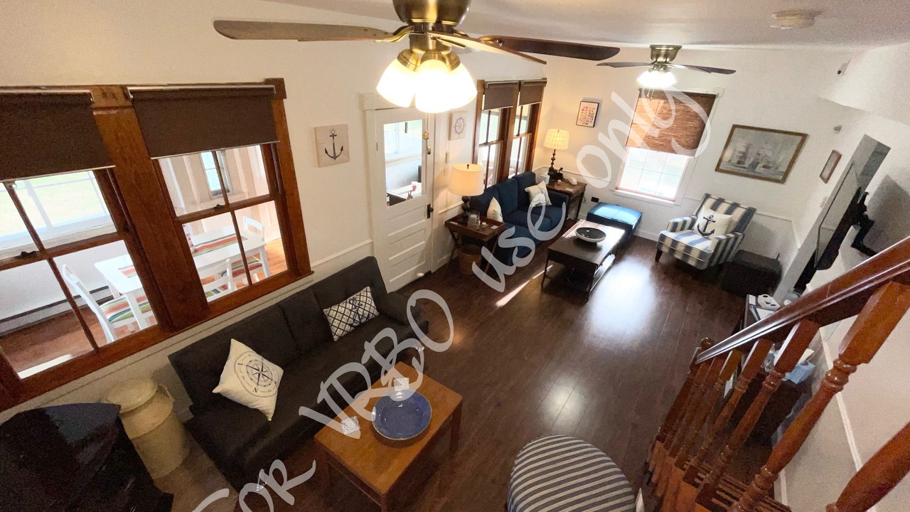 Photo of Livingroom in Cobb Island