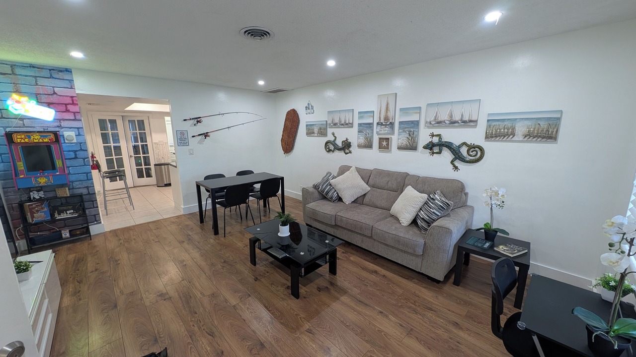 Photo of Livingroom in Coral Heights