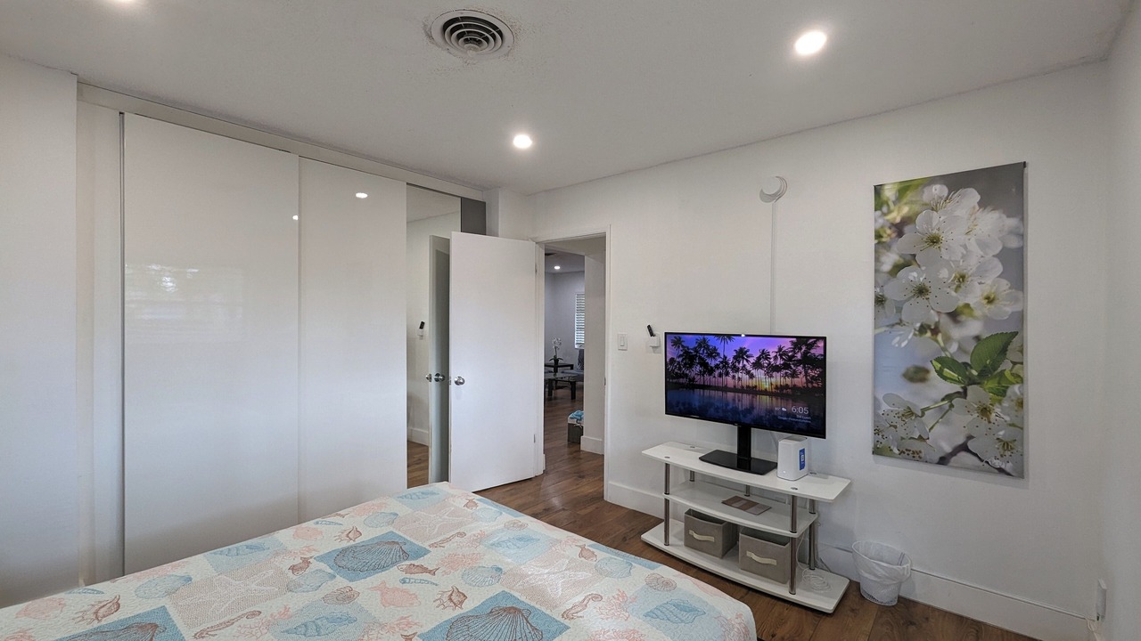 Photo of Bedroom in Coral Heights