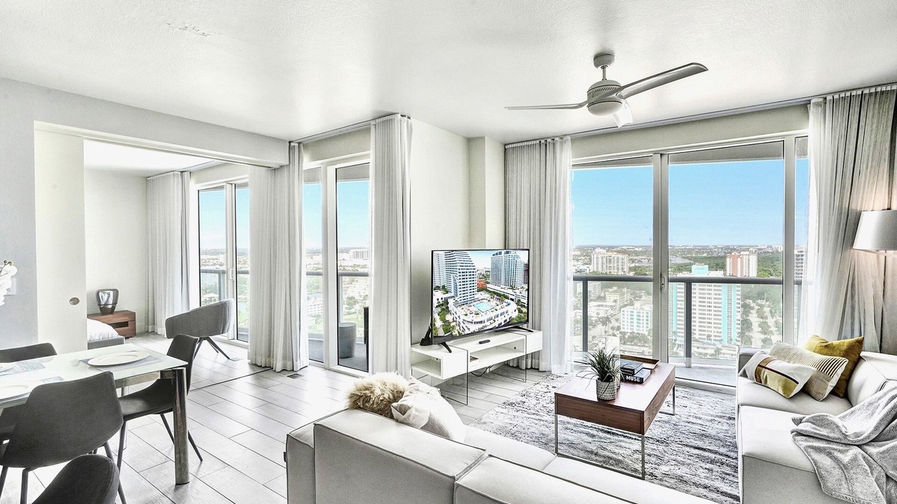 Photo of Livingroom in Central Beach