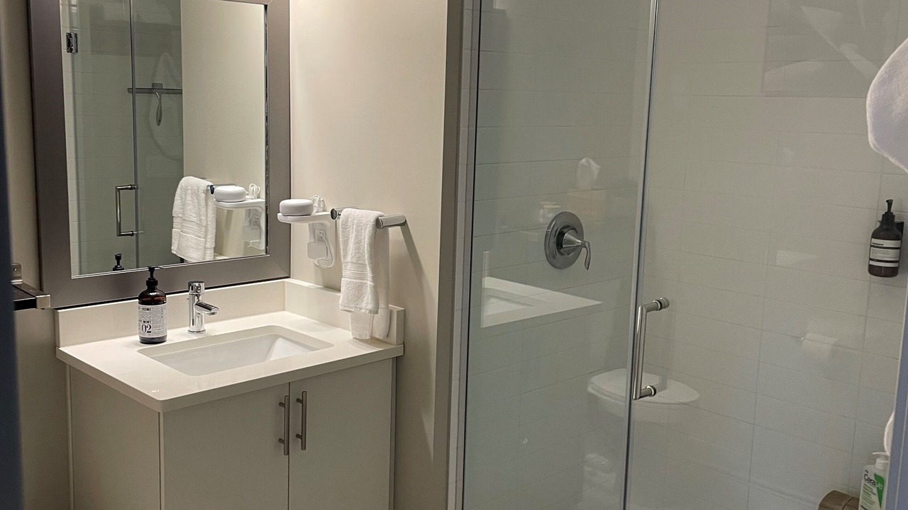 Photo of Bathroom in East Avenue