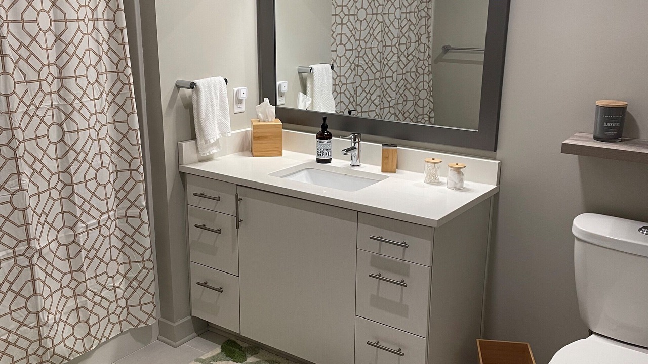 Photo of Bathroom in East Avenue
