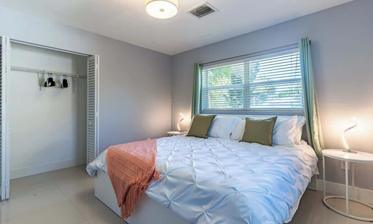 Photo of Bedroom in Coral Ridge