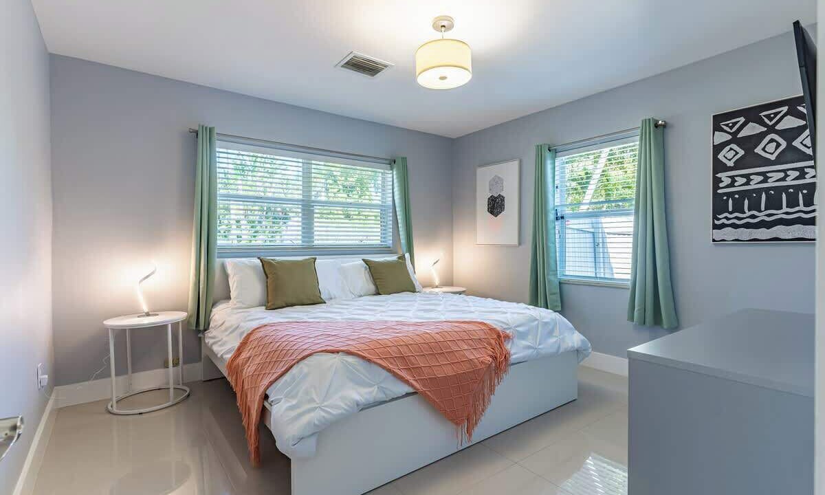 Photo of Bedroom in Coral Ridge