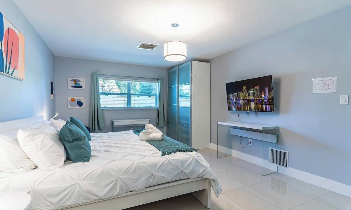 Photo of Bedroom in Coral Ridge