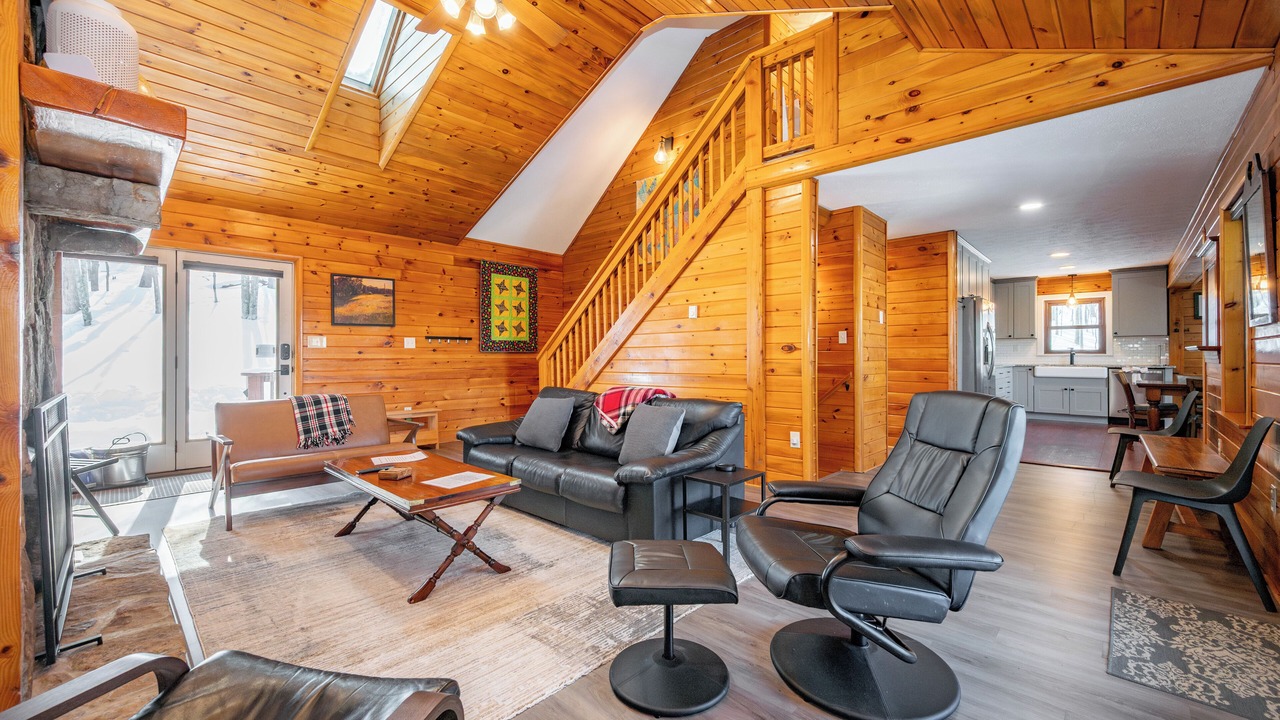 Photo of Livingroom in McHenry