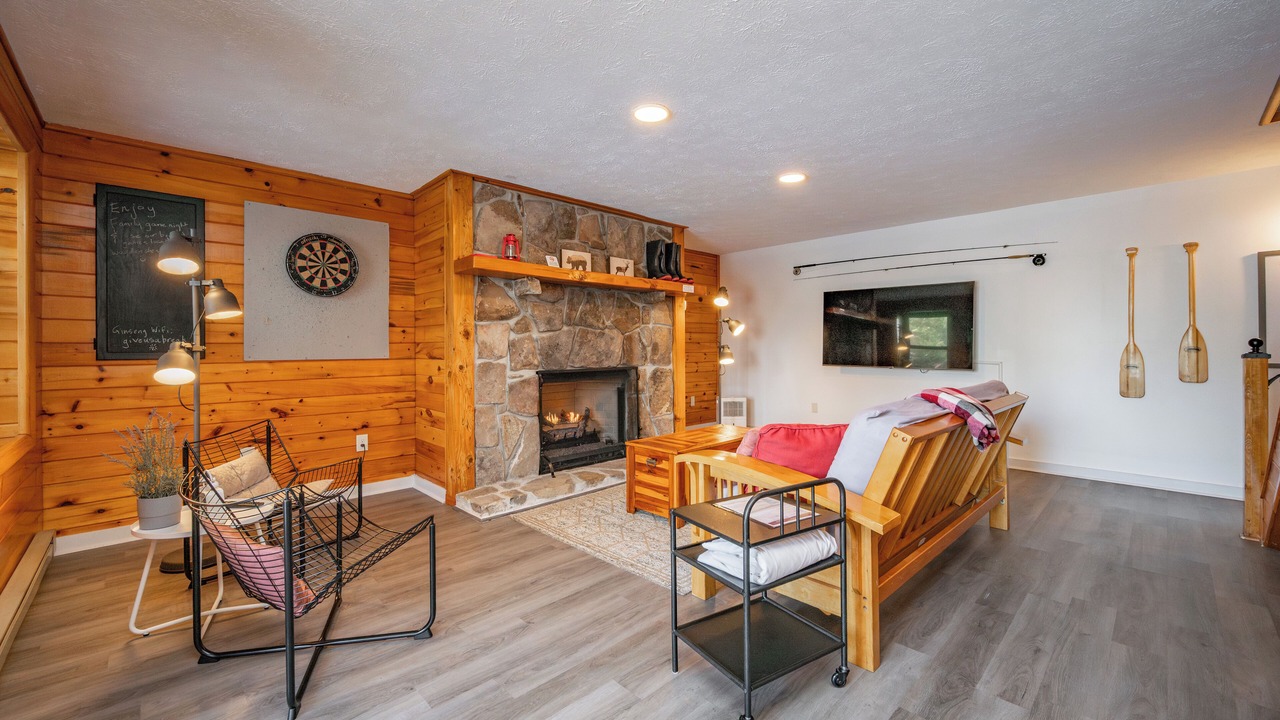 Photo of Livingroom in McHenry