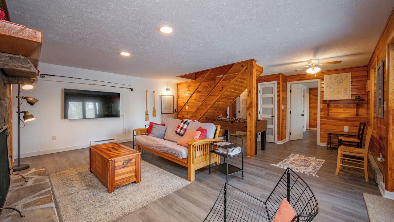 Photo of Livingroom in McHenry