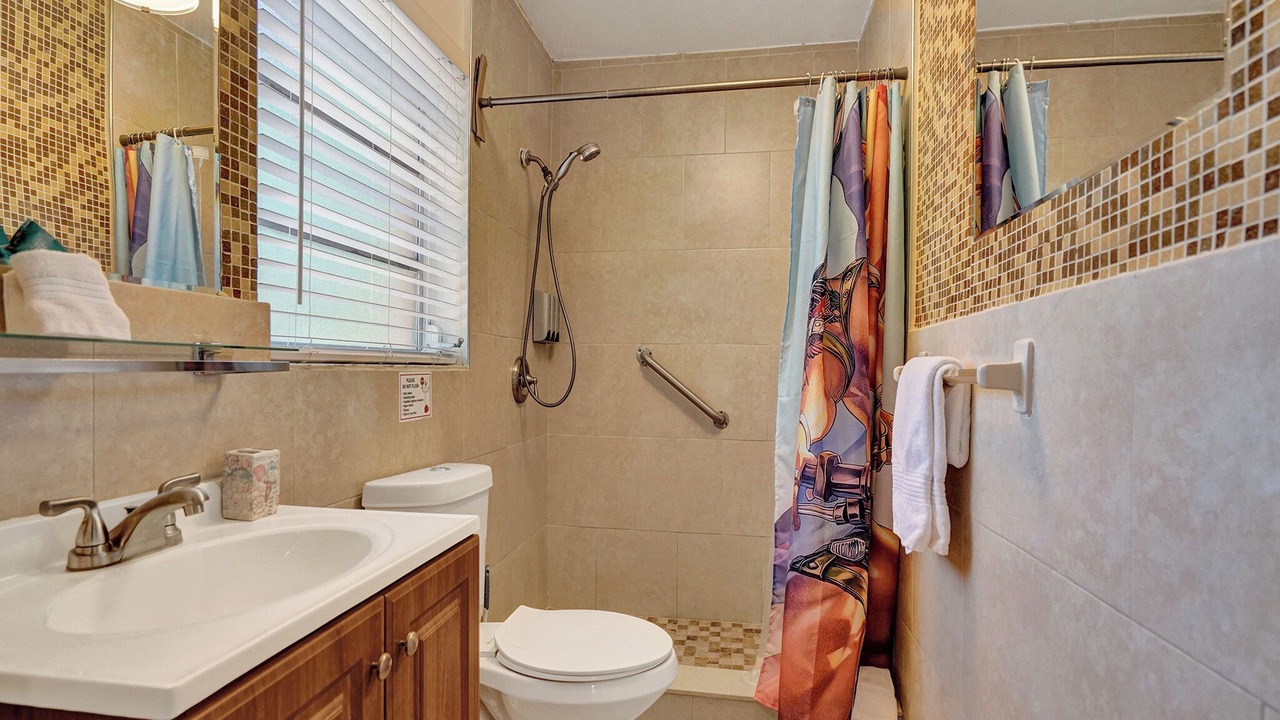 Photo of Bathroom in Coral Heights