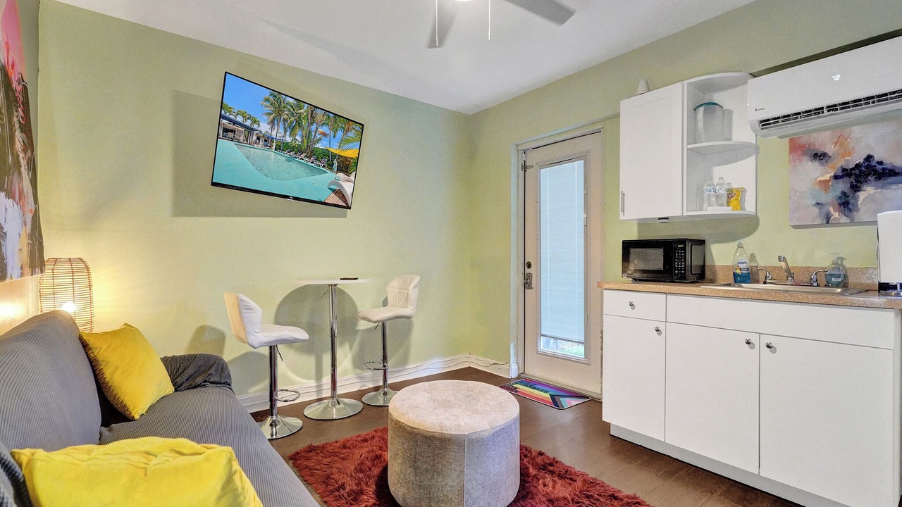 Photo of Livingroom in Coral Heights