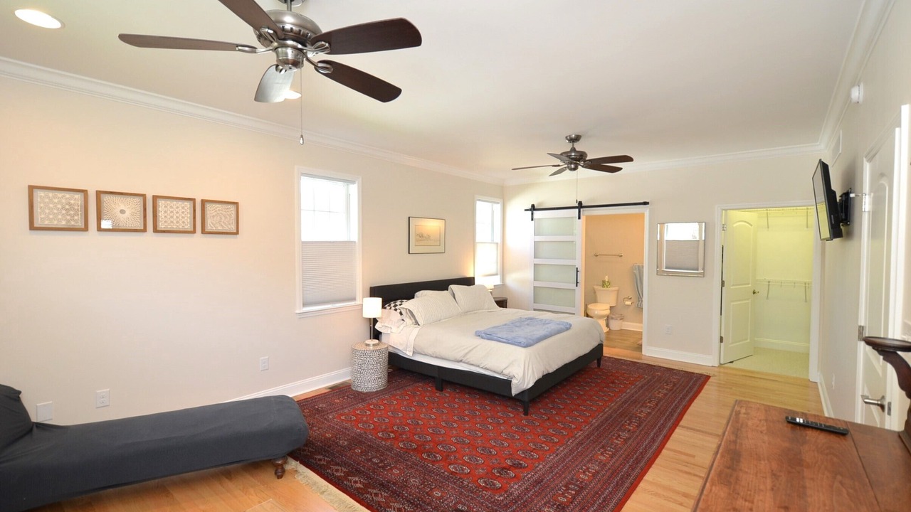 Photo of Bedroom in Country Club Estates