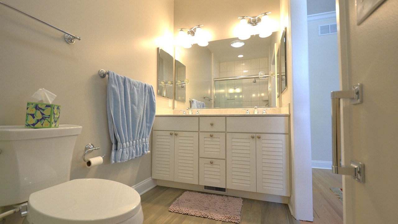 Photo of Bathroom in Country Club Estates