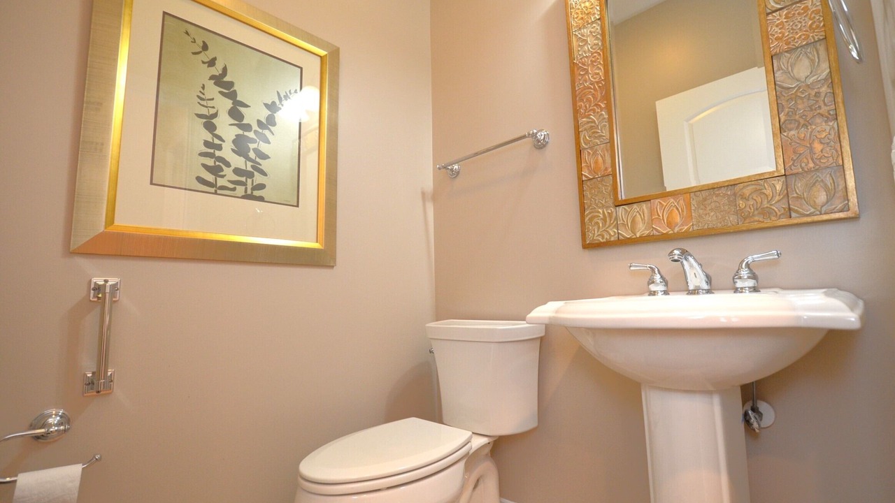 Photo of Bathroom in Country Club Estates
