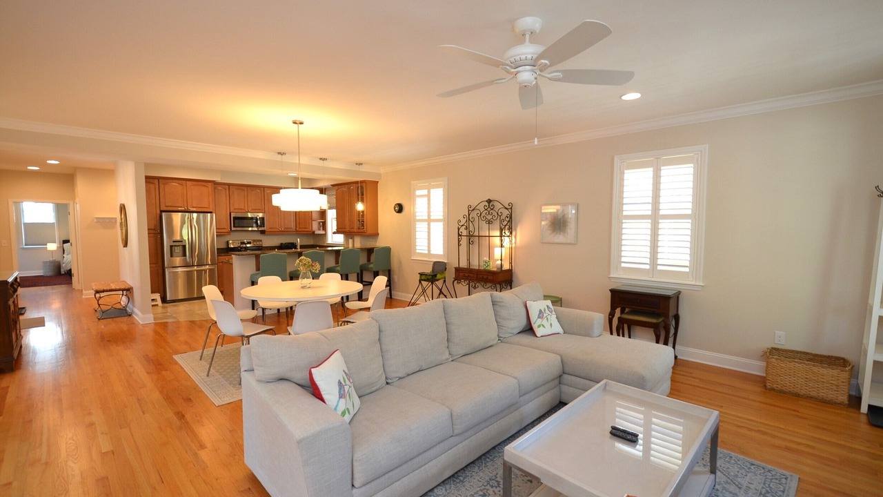 Photo of Livingroom in Country Club Estates