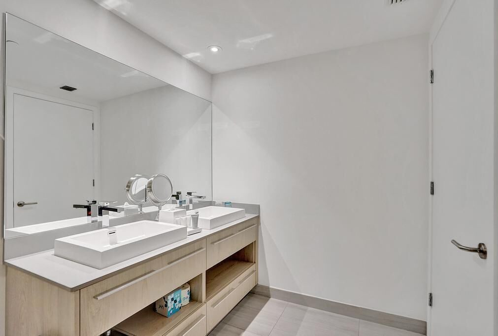 Photo of Bathroom in Hollywood South Central Beach