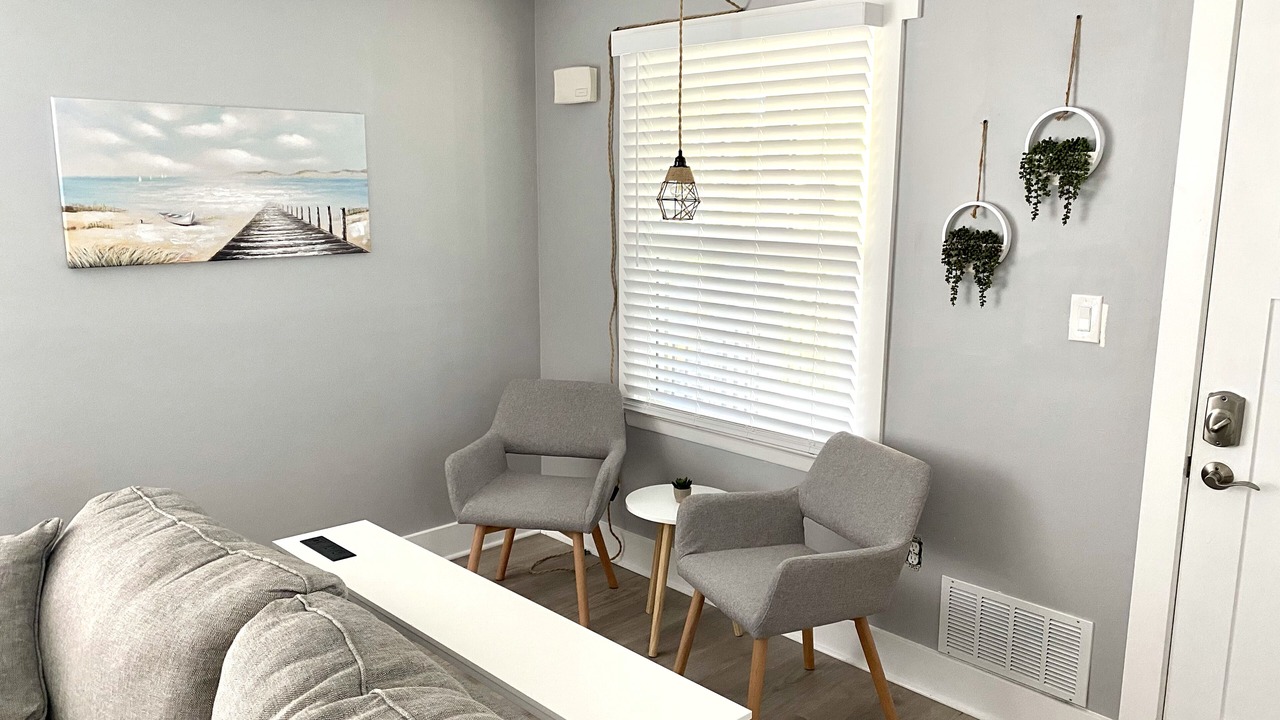 Photo of Livingroom in Calvert Beach-Long Beach