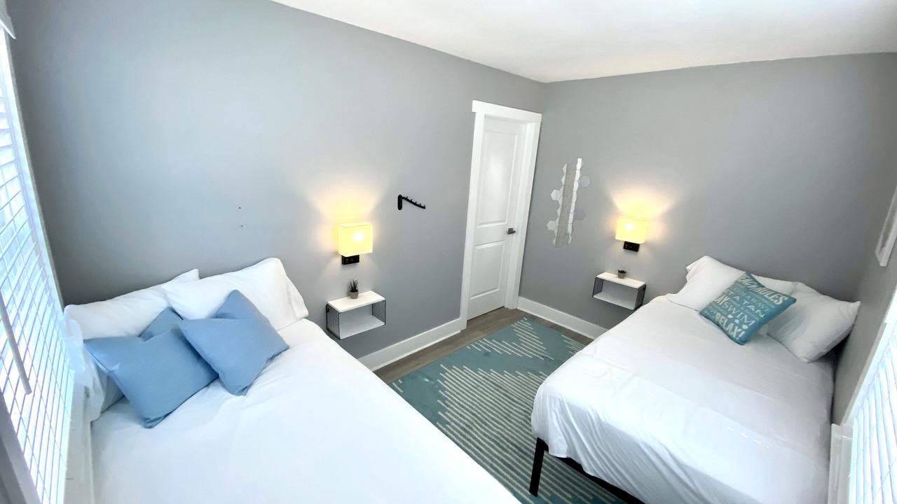 Photo of Bedroom in Calvert Beach-Long Beach