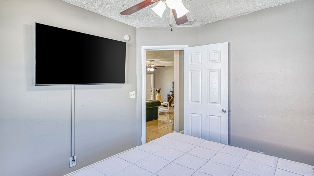 Photo of Bedroom in Deerfield Beach