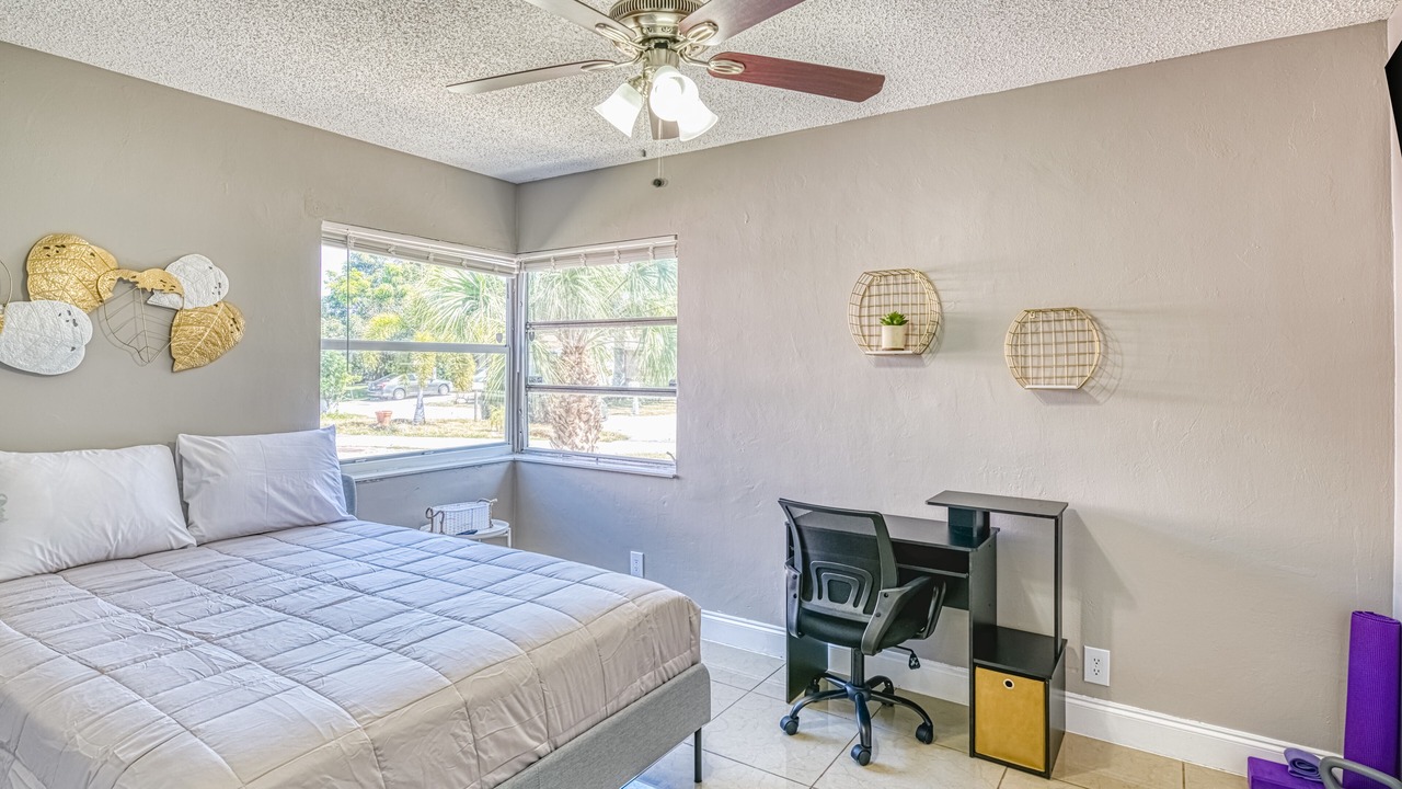 Photo of Bedroom in Deerfield Beach