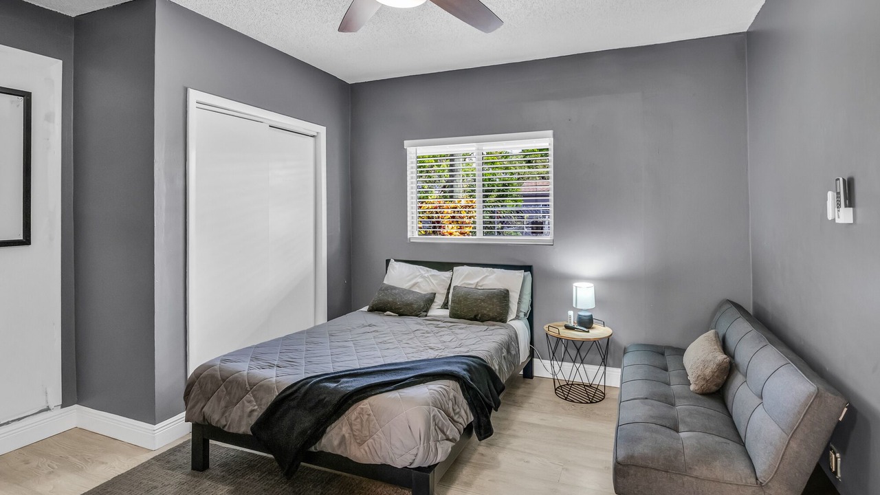 Photo of Bedroom in Middle River Terrace