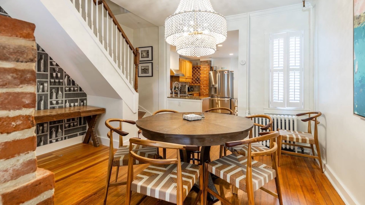 Photo of Livingroom in Historic District