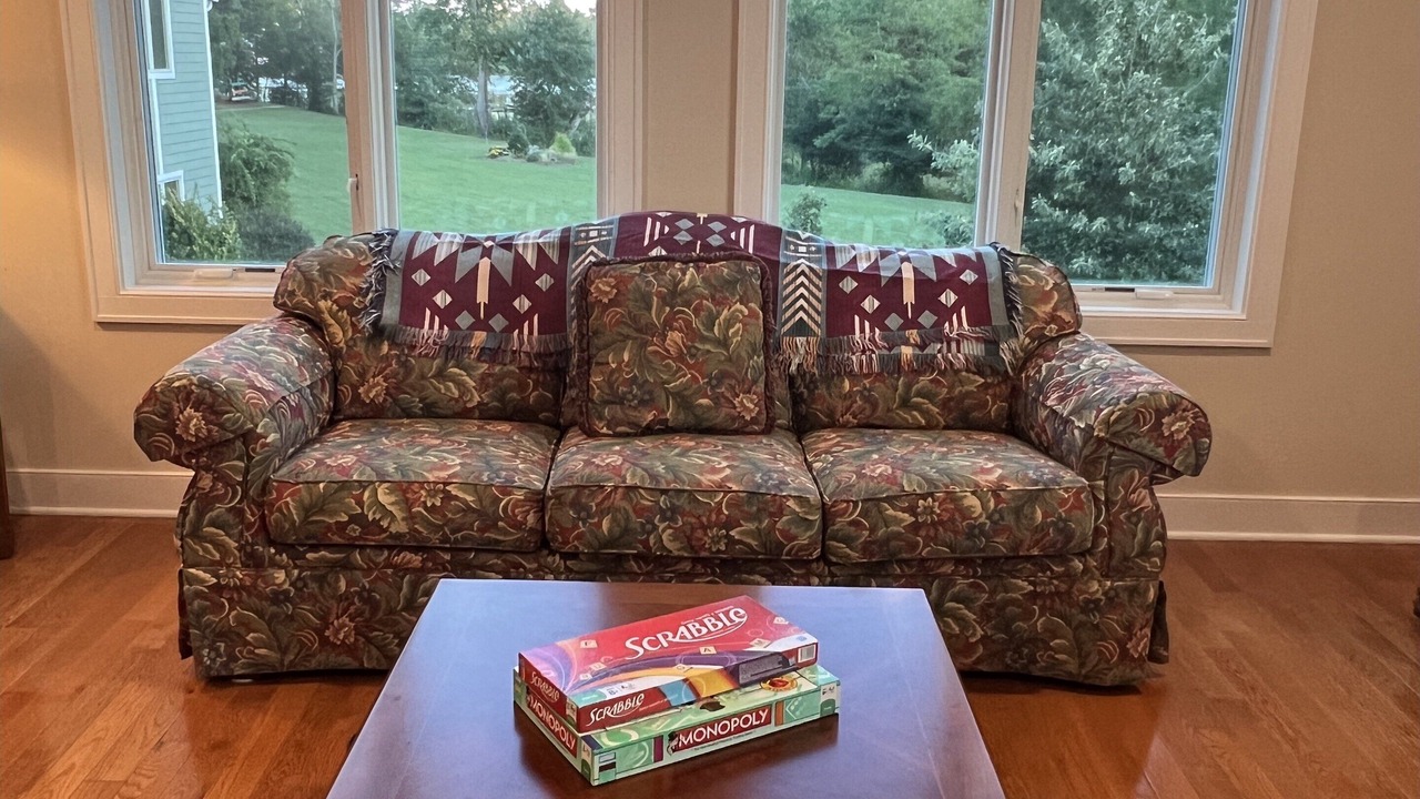 Photo of Livingroom in White Stone