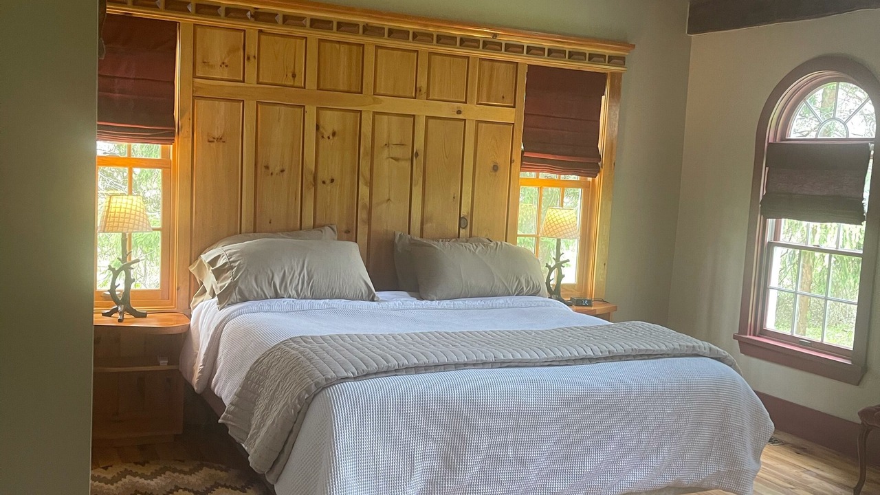 Photo of Bedroom in Collins Center
