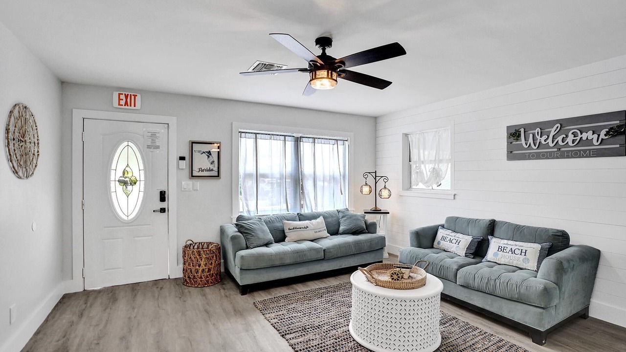 Photo of Livingroom in Deerfield Beach