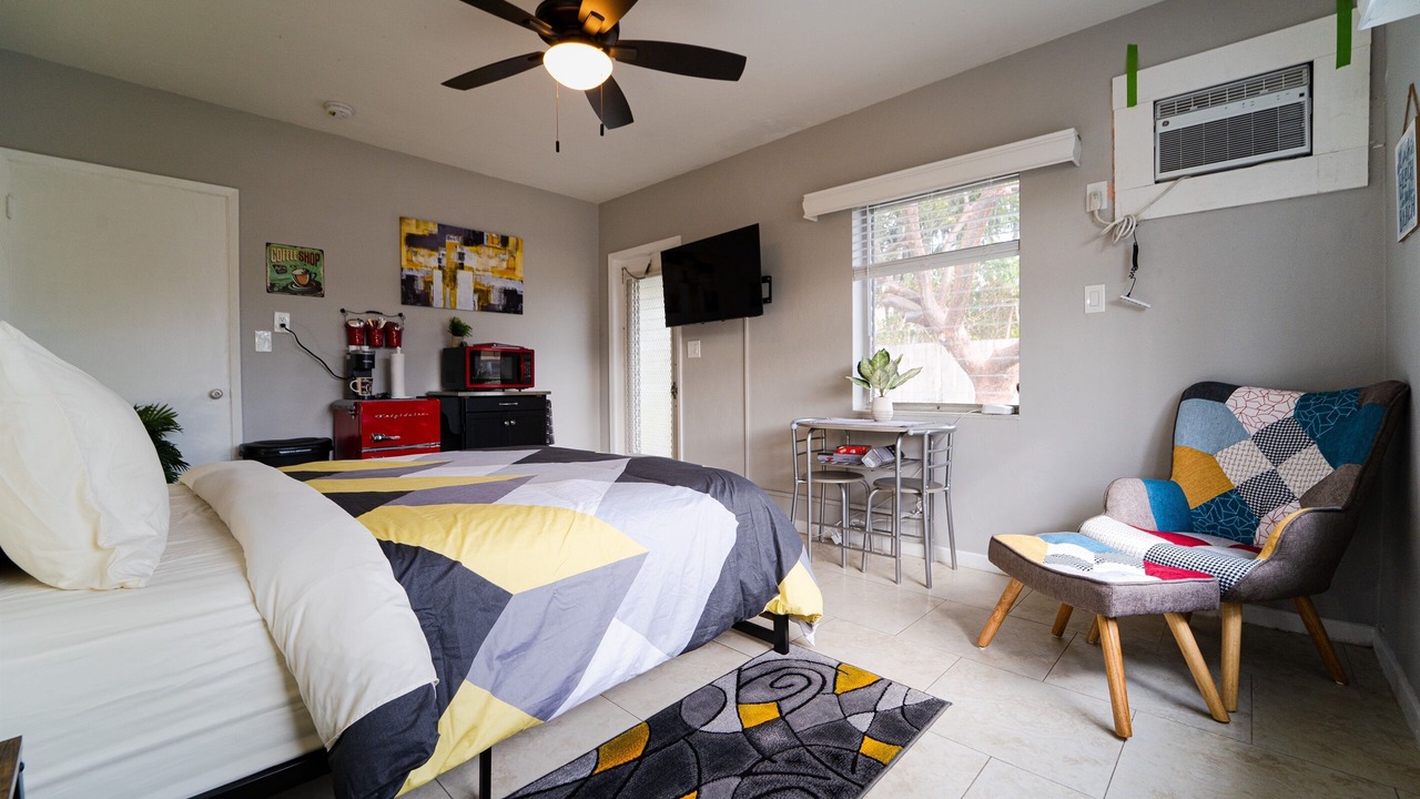 Photo of Bedroom in Poinsettia Heights