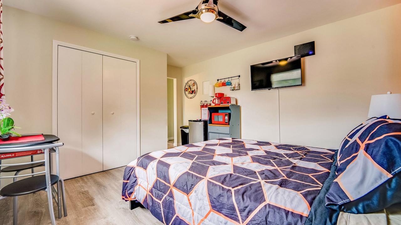 Photo of Bedroom in Middle River Terrace