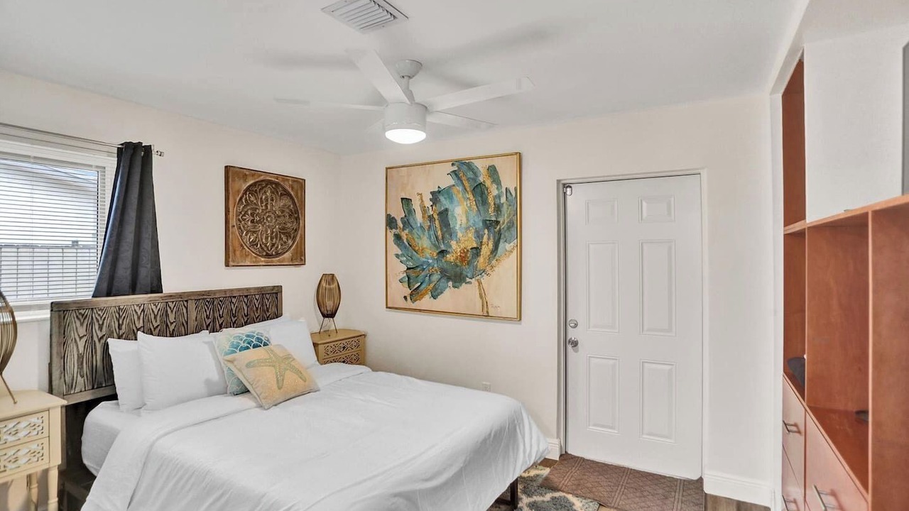 Photo of Bedroom in Coral Ridge Isles