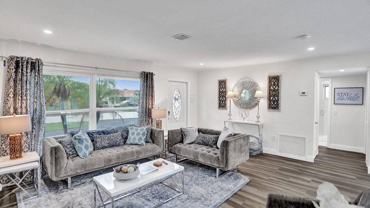 Photo of Livingroom in Coral Ridge Isles