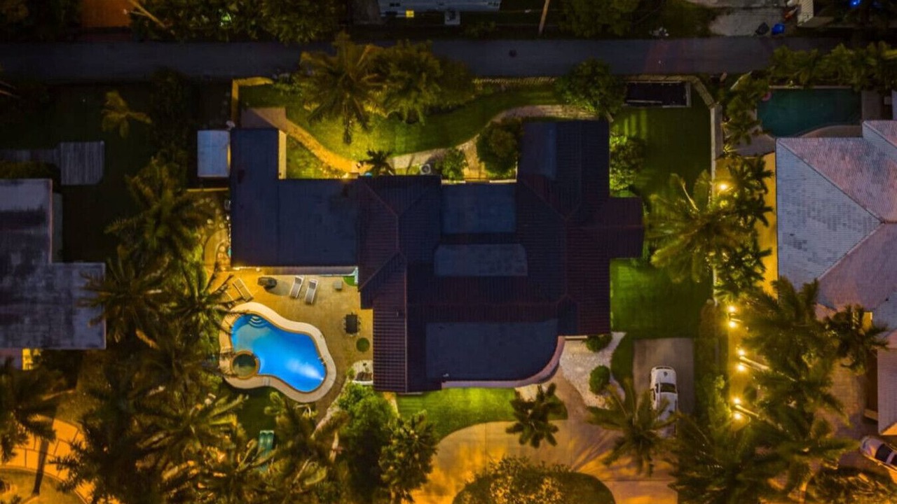 Photo of Outdoor in Hollywood Lakes