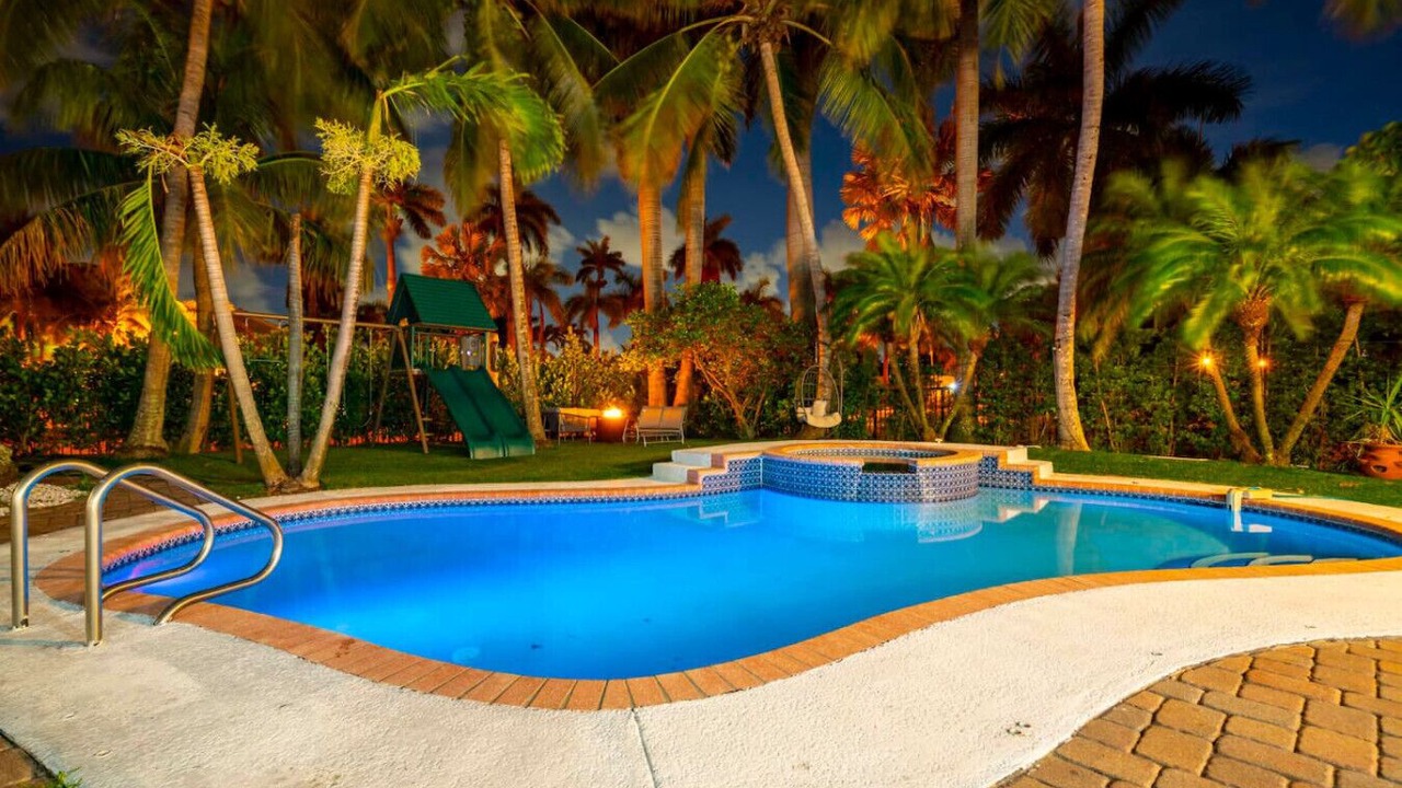 Photo of Outdoor in Hollywood Lakes
