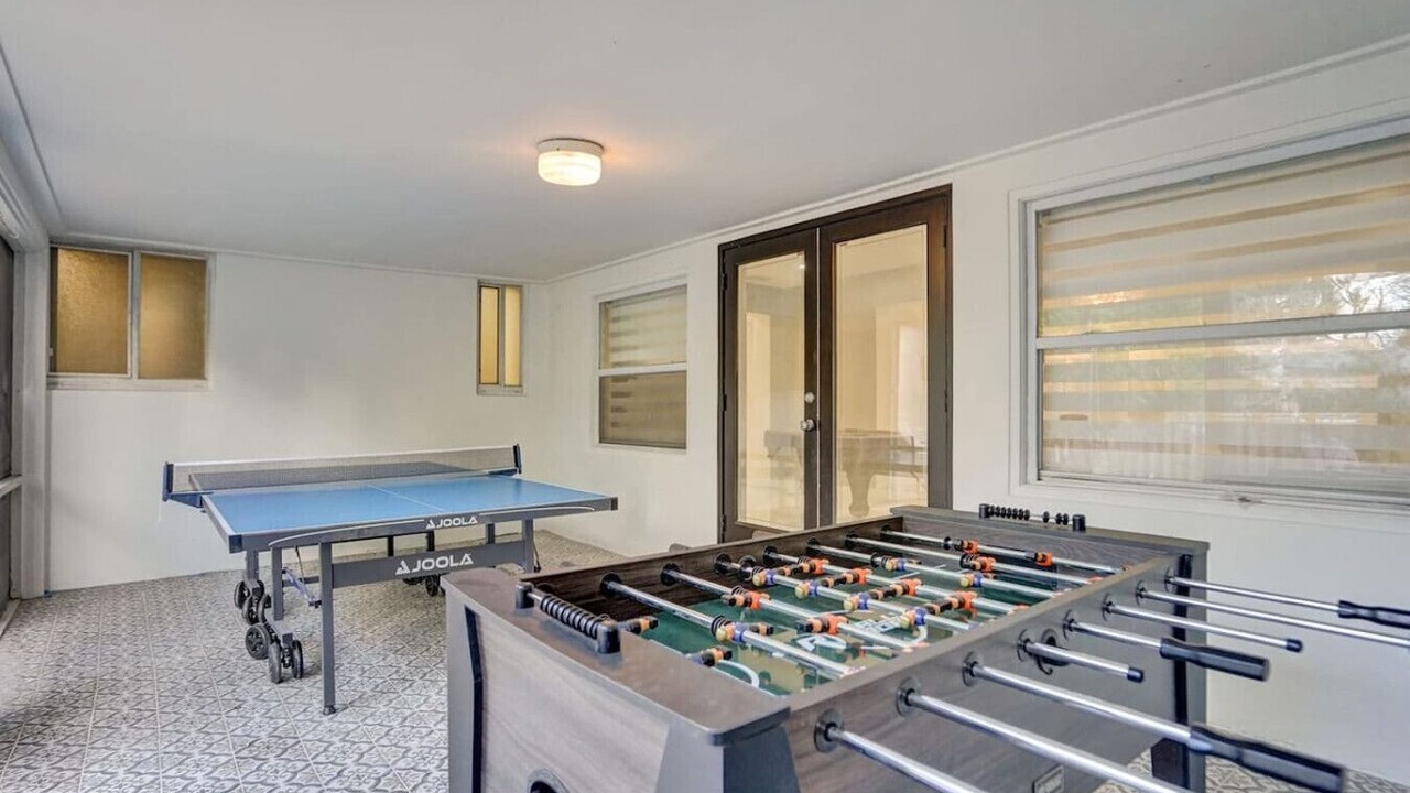 Photo of Bedroom in Hollywood Lakes