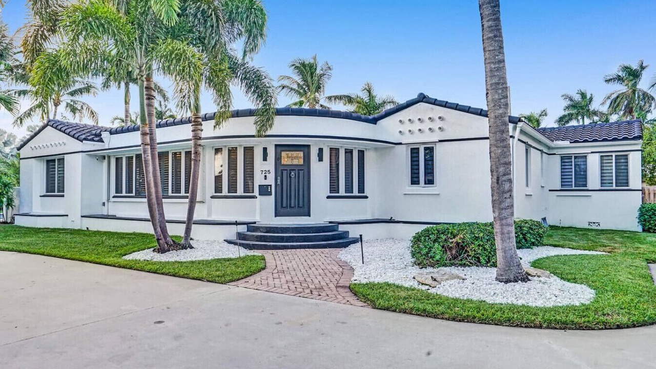 Photo of Outdoor in Hollywood Lakes