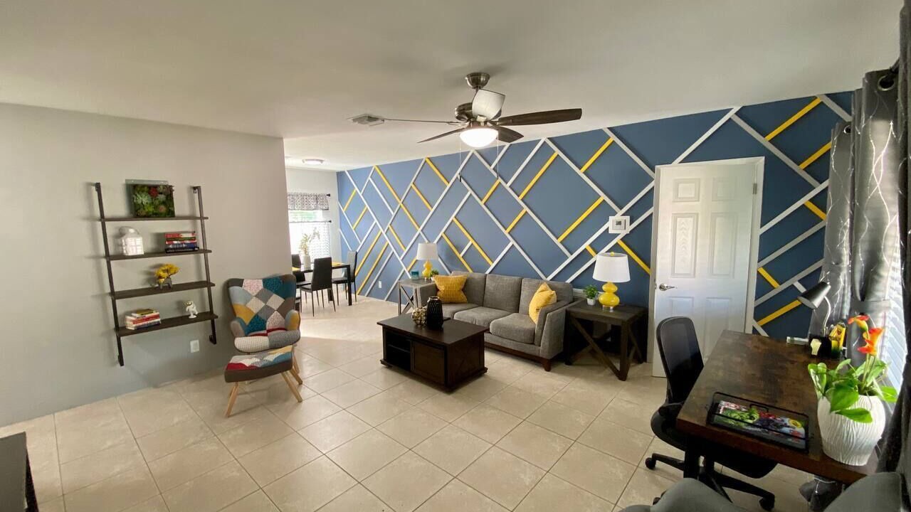 Photo of Livingroom in Poinsettia Heights