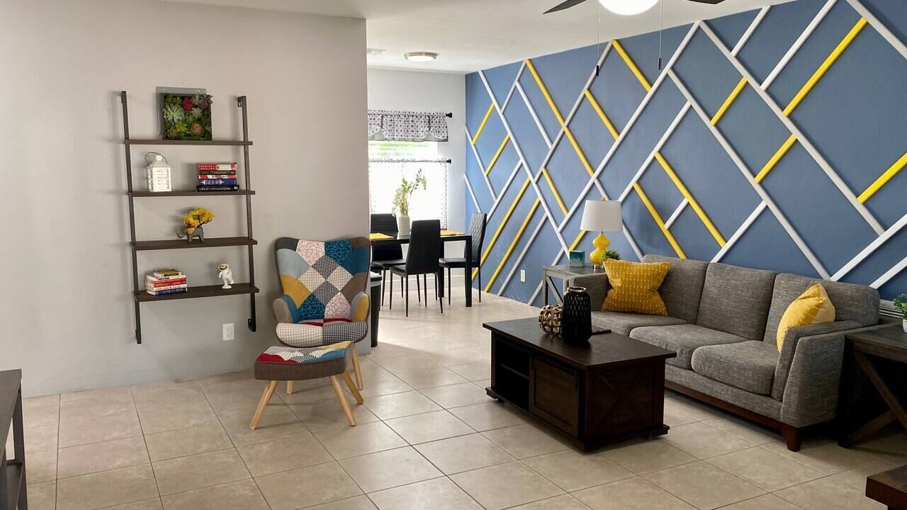 Photo of Livingroom in Poinsettia Heights