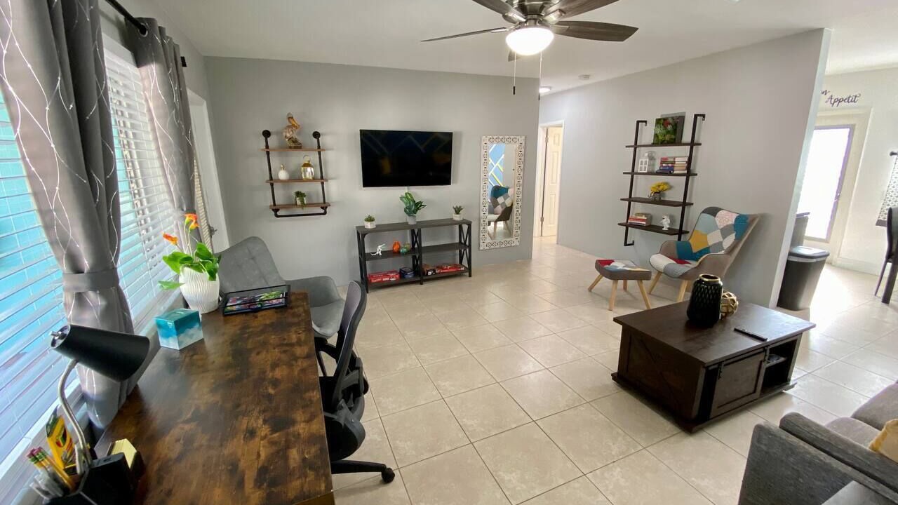 Photo of Livingroom in Poinsettia Heights
