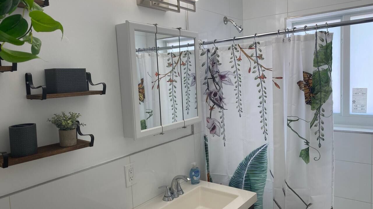 Photo of Bathroom in Poinsettia Heights