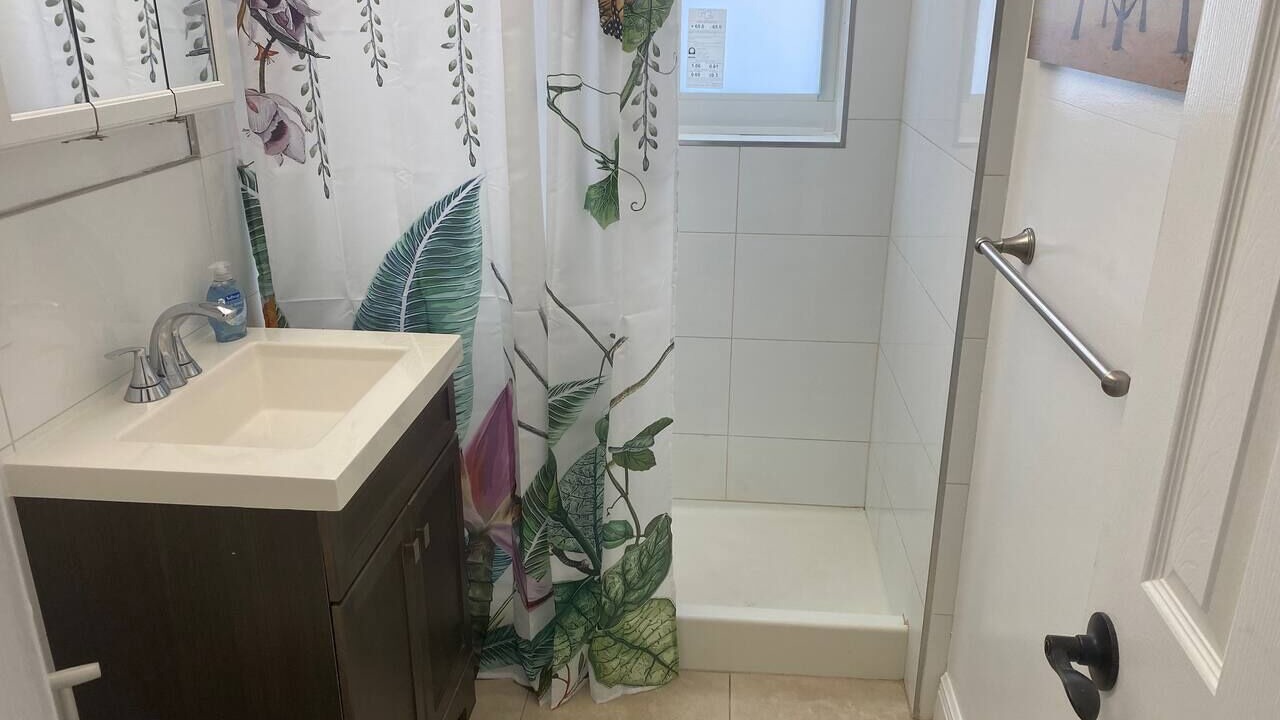 Photo of Bathroom in Poinsettia Heights