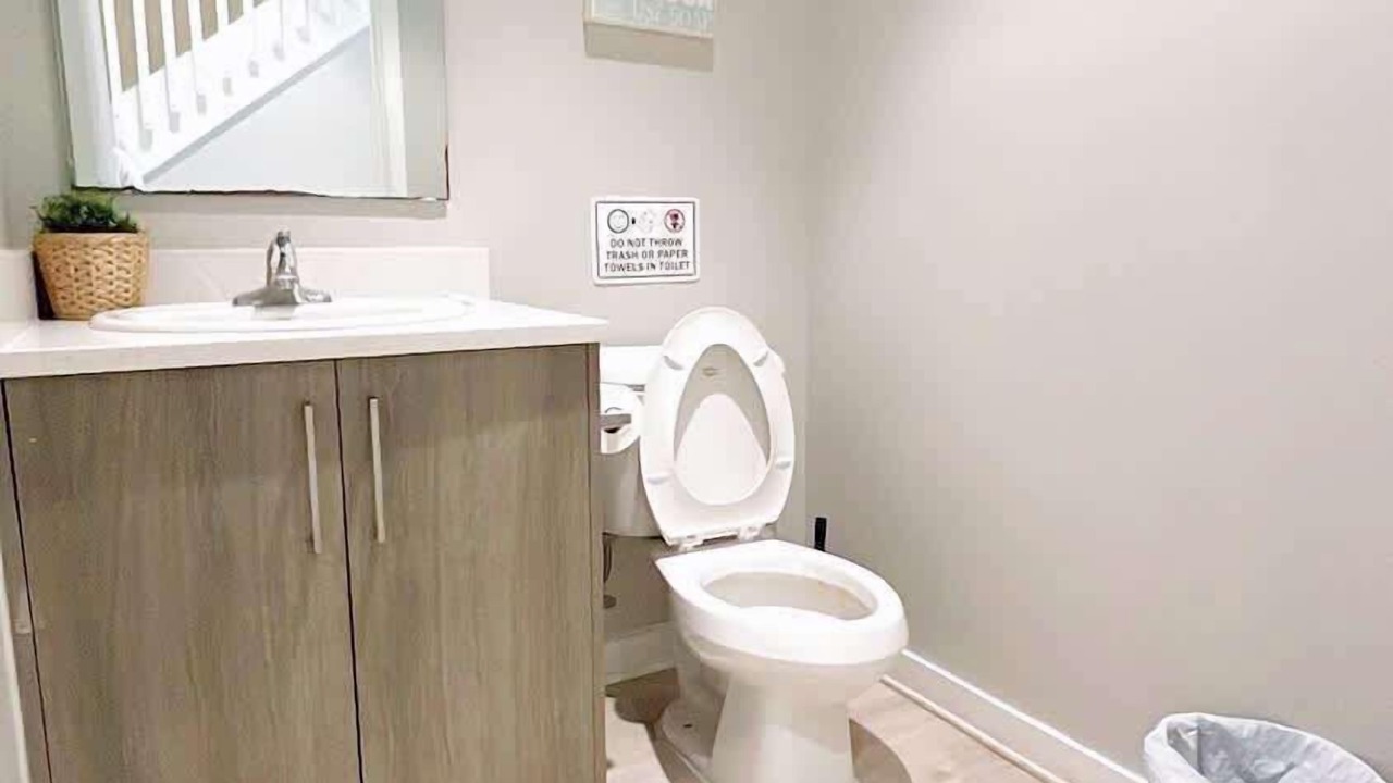Photo of Bathroom in Golden Glades